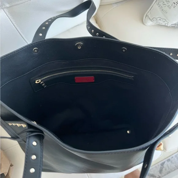 New, never used Valentino rock stud tote. Perfect condition - Picture 4 of 8
